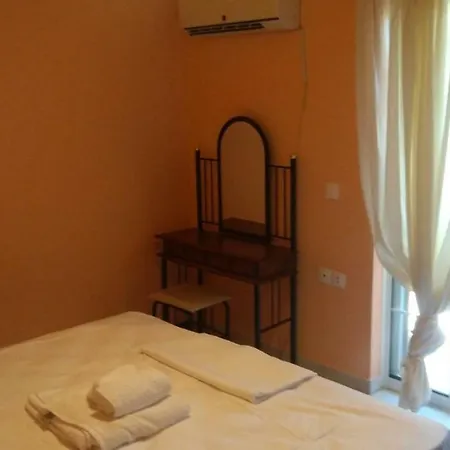 Lazarus Apartment *